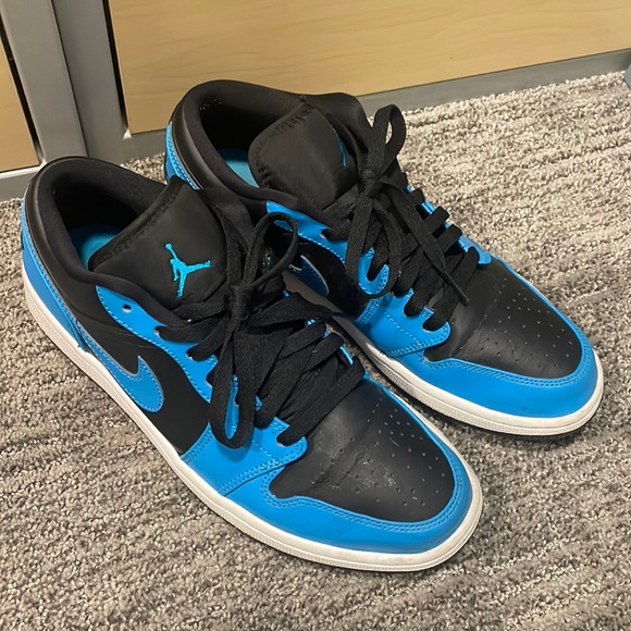 TWO PAIRS OF AUTHENTIC JORDAN 1 LOWS